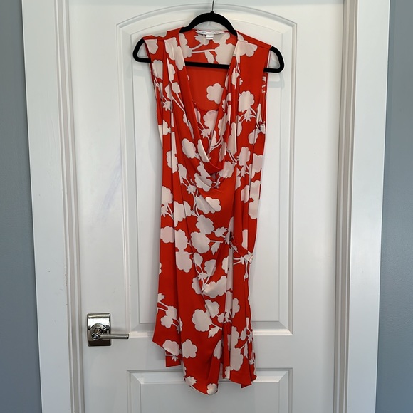 Diane Von Furstenberg DVF Coral Floral Dress with belt. - Picture 2 of 7